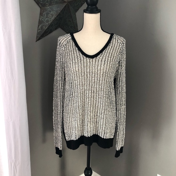 Lou & Grey Sweaters - Lou & Grey | White/Black Knitted Sweater